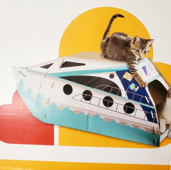 Super Yacht Cat Scratcher House Boots & Barkley New